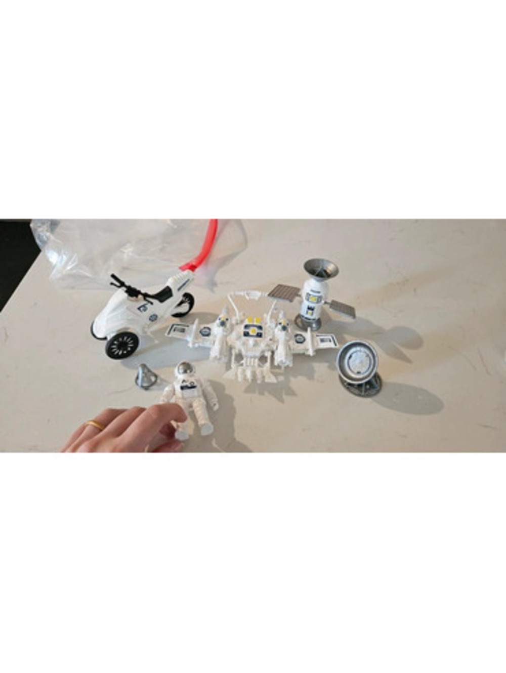 Wbzle Space Explorer Toy Kit, Space Toys, Set with Astronaut Figure